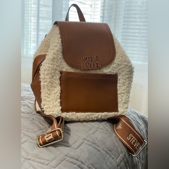 Steve Madden Sherpa backpack. - Picture 1 of 5